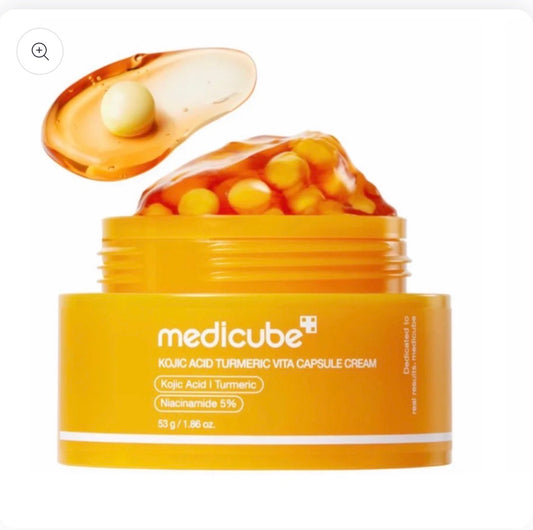 ‎كريم الكبسولات بالكوجيك أسيد والكركم لتفتيح البشرة من ميديكيوب